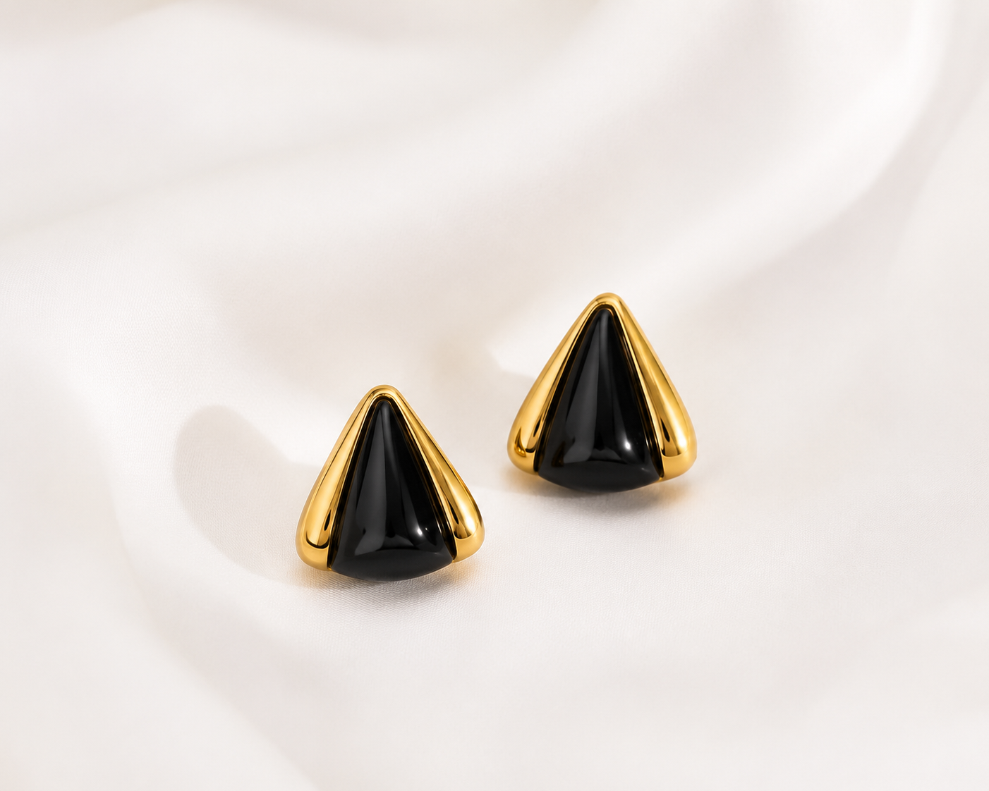 Noir earings
